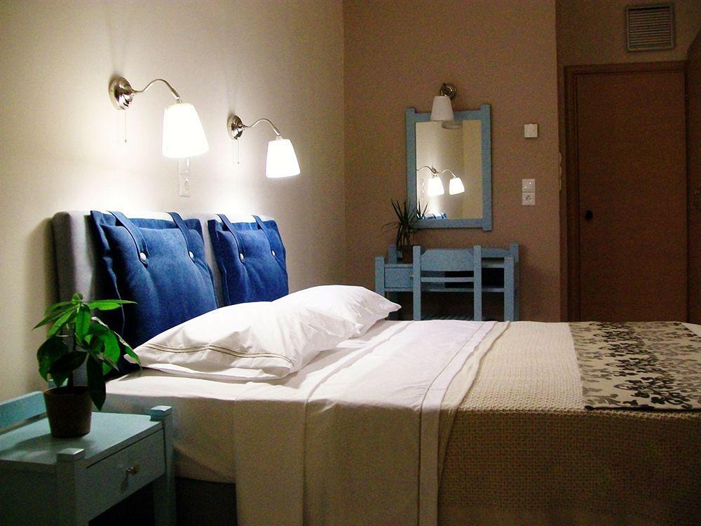 Zorbas Hotel Santorini Pyrgos Kallistis Exterior photo