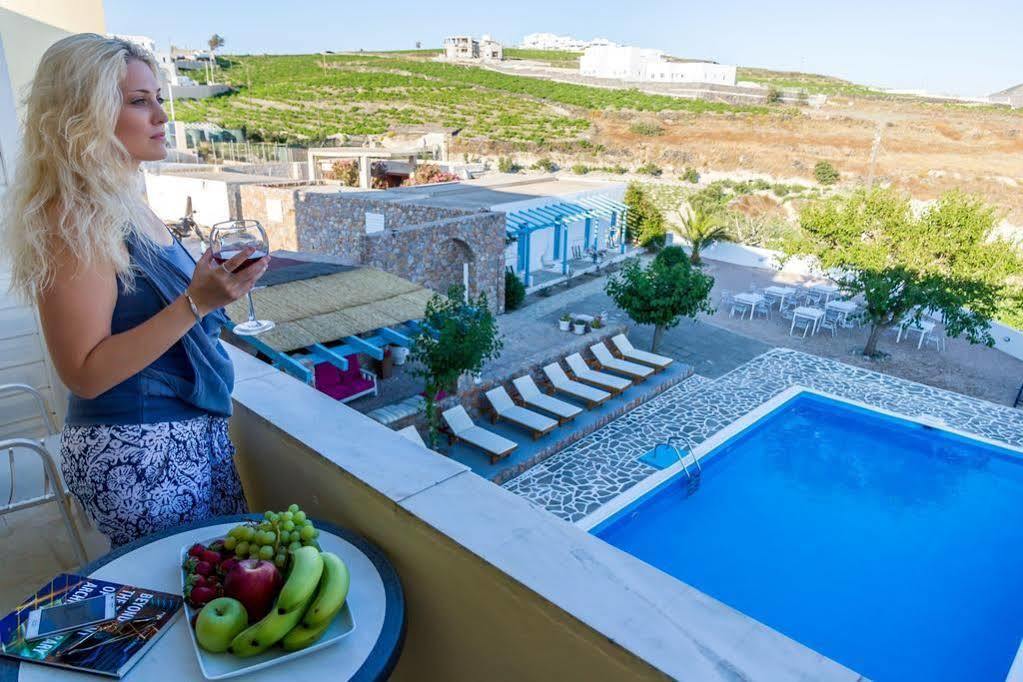 Zorbas Hotel Santorini Pyrgos Kallistis Exterior photo